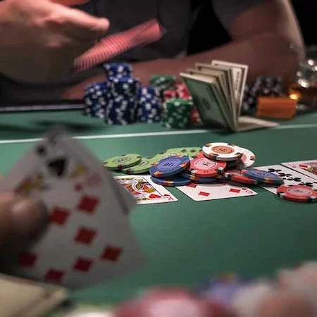Hướng Dẫn Chơi 5 Card Draw Poker Cho Người Mới Bắt Đầu